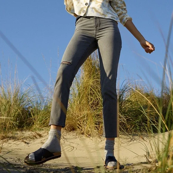 Madewell Perfect Vintage Jean in Connell Wash: Ripped Edition Size 26 Gray - Picture 4 of 11